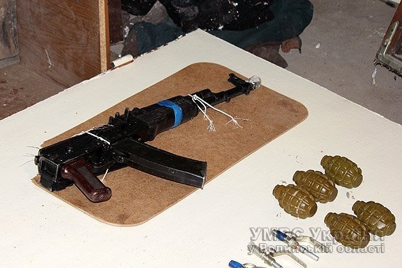 На Волині боєць добровольчого батальйону обстріляв автомобіль. ФОТО. ВІДЕО