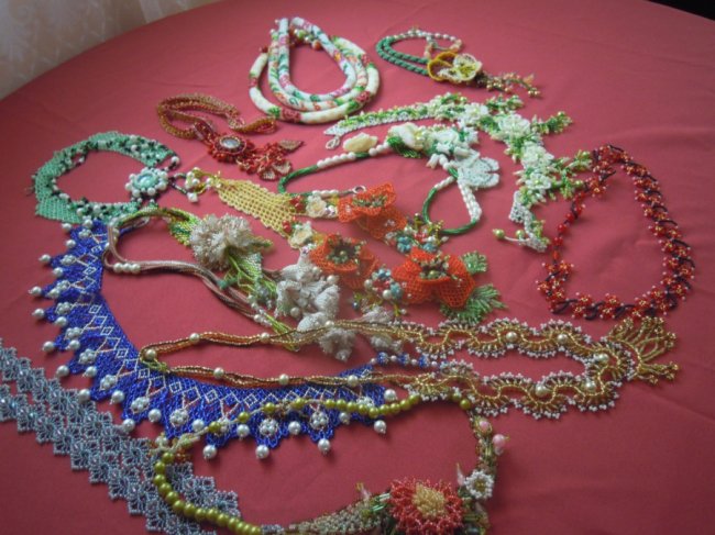 Волинянка створює диво-прикраси, якими захоплюються за кордоном