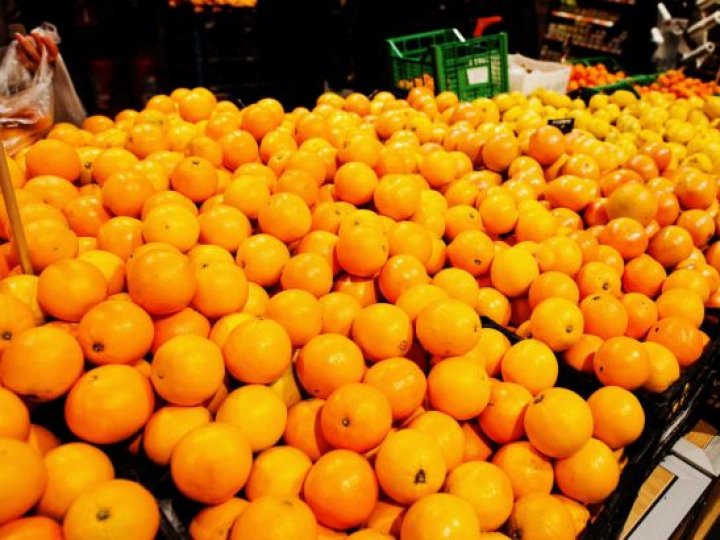 Ціни злетіли: скільки коштують фрукти на луцькому ринку