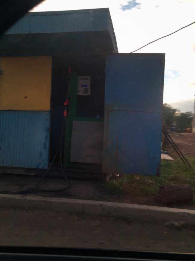 У селищі на Волині викрили підпільну заправку. ФОТО