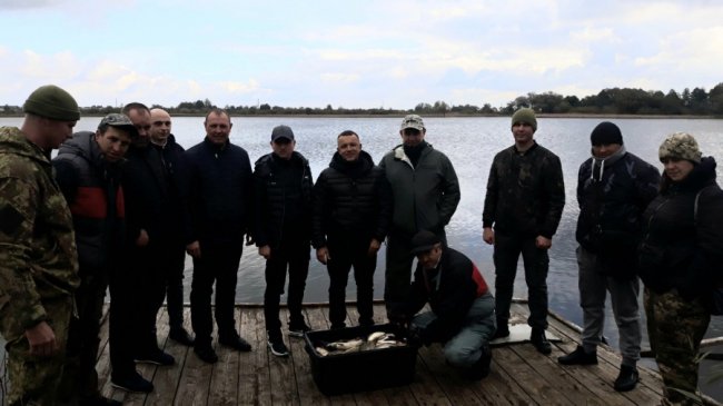 У волинське озеро випустили понад тонну риби. ФОТО