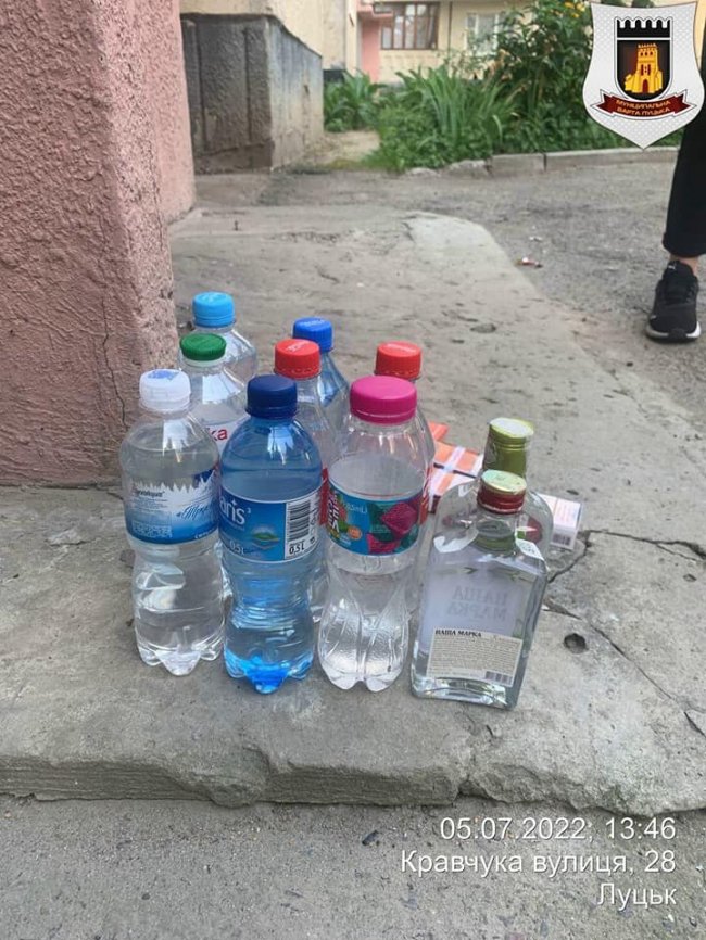 На луцькій автостанції торгували сурогатом. ФОТО