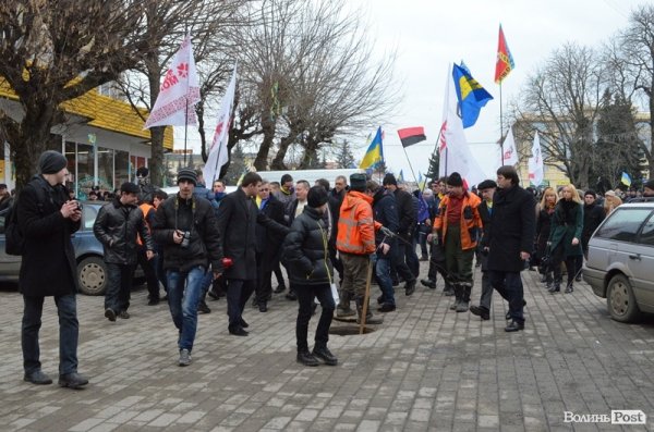 Майдан у Луцьку: Віче і хода на ДПЗ. ФОТО