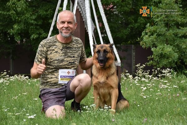 Разом із волонтерами у забігу Луцьком взяла участь німецька вівчарка Тіна. ФОТО