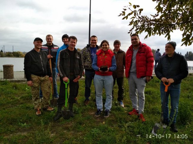 Ковель: в честь захисників України висадили парк