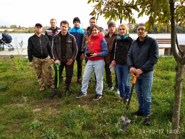 Ковель: в честь захисників України висадили парк