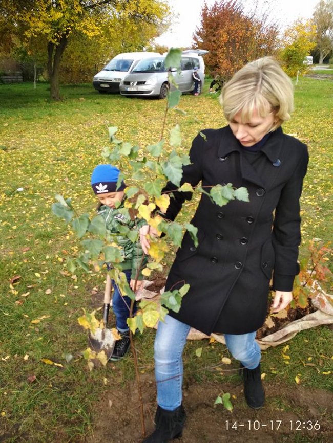 Ковель: в честь захисників України висадили парк