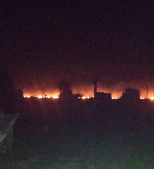 У селі неподалік Луцька горить поле. ФОТО