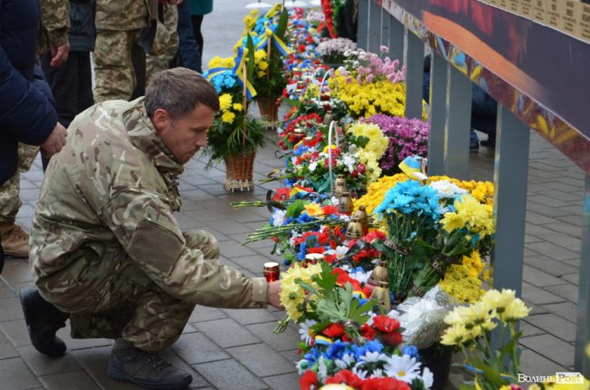 Герої завжди з нами: у Луцьку вшанували загиблих в російсько-українській війні. ФОТО