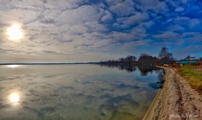 Неймовірні фото заморозків на волинському озері