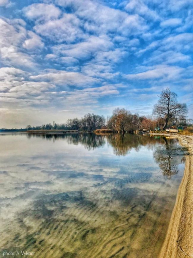 Неймовірні фото заморозків на волинському озері