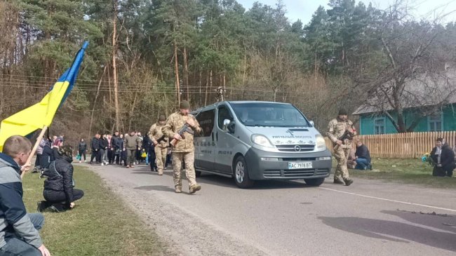 Навіки 25: на Волині поховали Героя Олександра Пархомчука