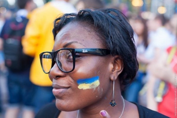 Як вболівають українські фанатки. ФОТО