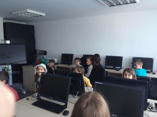 У ЮніорБанку безкоштовно навчають дітей фінансовій грамотності*