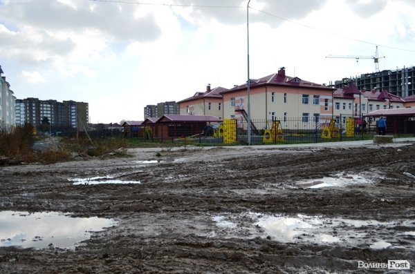 Як будують нову школу в Луцьку. ФОТО