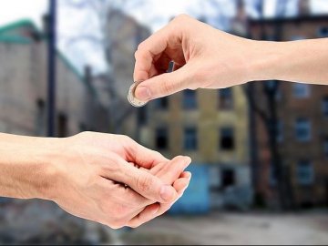 З луцьких маршруток просять прибрати жебраків