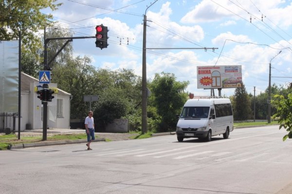 У Луцьку з'явився новий світлофор. ФОТО