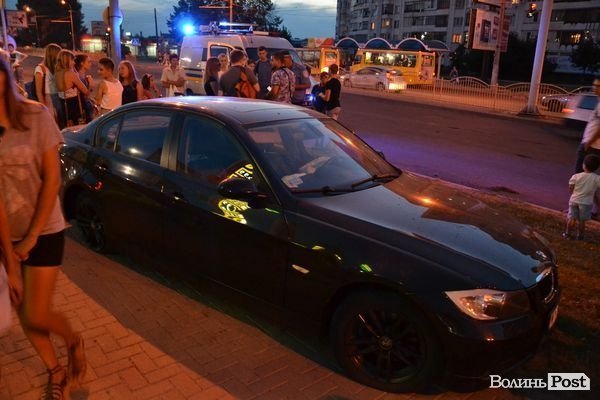 У Луцьку аварія: «Беха» хотіла проскочити, але «влетіла» у Seat. ФОТО