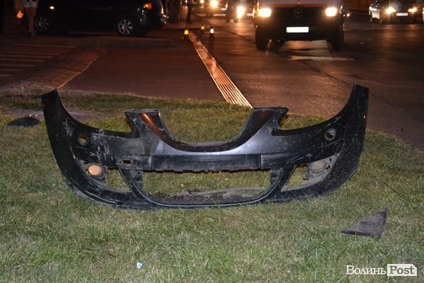 У Луцьку аварія: «Беха» хотіла проскочити, але «влетіла» у Seat. ФОТО
