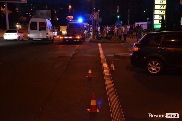 У Луцьку аварія: «Беха» хотіла проскочити, але «влетіла» у Seat. ФОТО