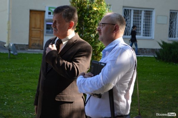 Під Луцькою міськрадою ‒ пікет. ФОТО 