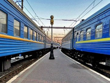 Людина, яка просуватиме сторінку «Укрзалізниці» у Facebook, отримуватиме 117 тисяч у місяць
