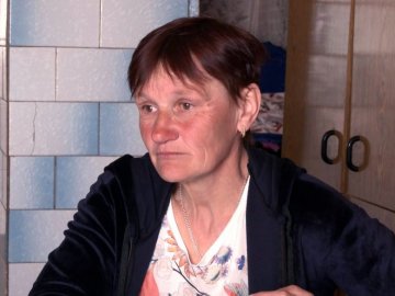 Не відпочиває, але на долю не нарікає. Історія багатодітної вдови з Волині