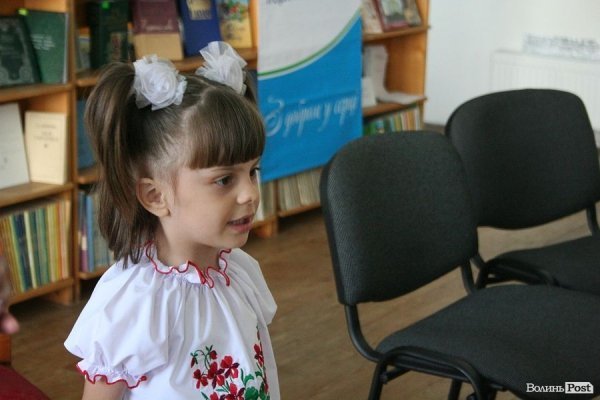 Луцьким дітям-сиротам подарували вишиті сорочки