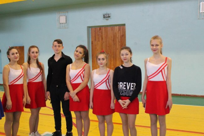 Акробатика і гнучкість: на Волині обрали кращих черлідерок. ФОТО