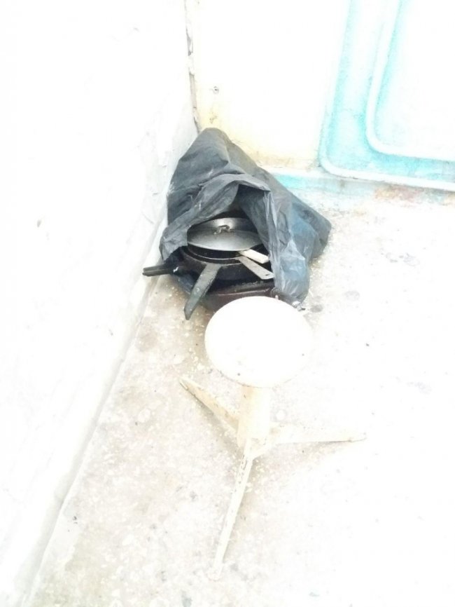 У Луцьку з гуртожитка злодій виніс каструлі та сковорідки. ФОТО