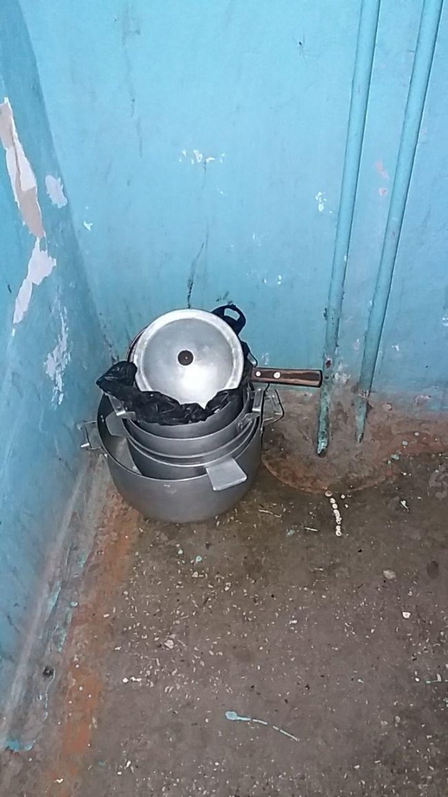 У Луцьку з гуртожитка злодій виніс каструлі та сковорідки. ФОТО