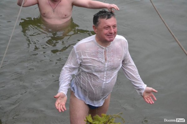 Як Шиба і Пирожик «моржували». ФОТО