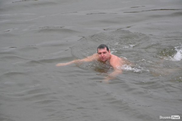 Як Шиба і Пирожик «моржували». ФОТО