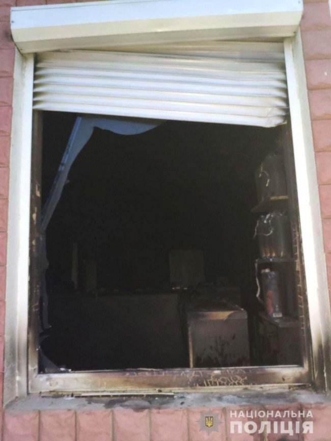 На Рівненщині невідомі вночі підпалили кафе