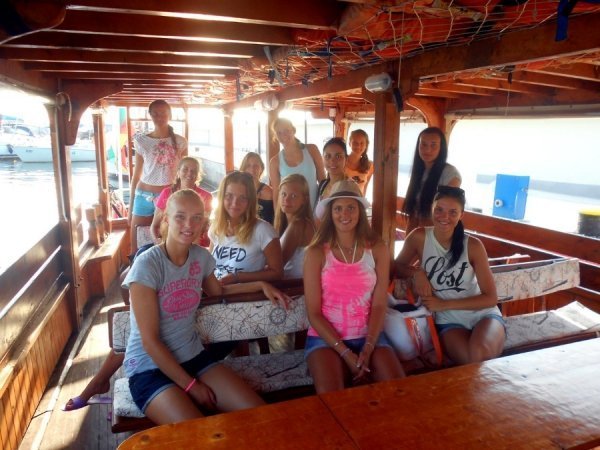 Волинські спортсменки-красуні на пляжі. ФОТО