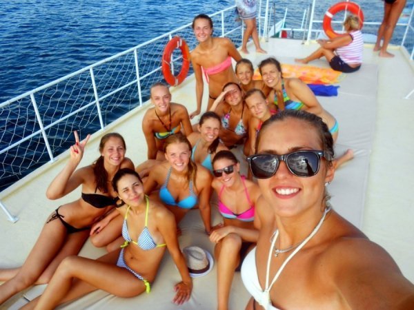 Волинські спортсменки-красуні на пляжі. ФОТО