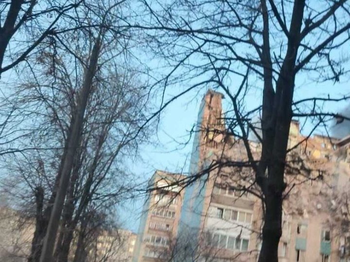 Росія атакувала Тернопіль: зруйнована багтоповерхівка, є загиблі