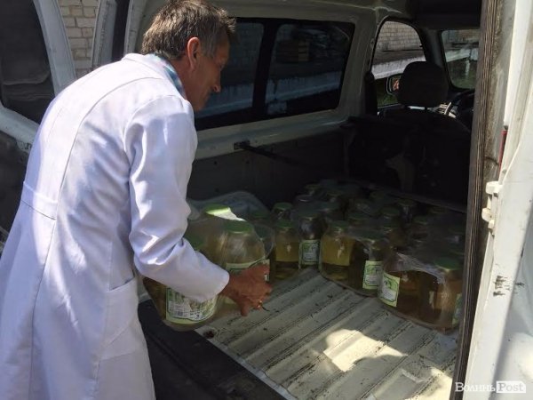 Волинські лісівники передали в зону АТО березовий сік. ФОТО