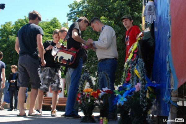 У Луцьку «поховали Путіна». ФОТО