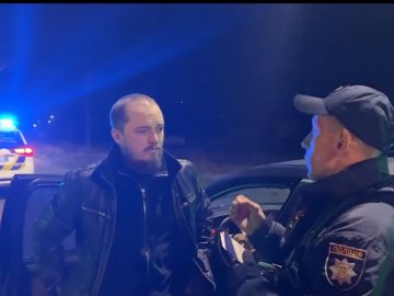 У Луцьку настоятеля монастиря спіймали п'яним за кермом у комендантську годину. ВІДЕО