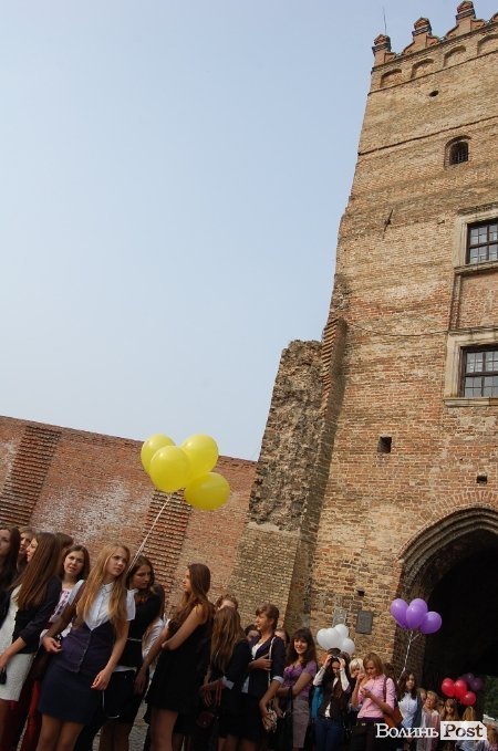 У замку Любарта вітали «ліпших з ліпших» студентів. ФОТО