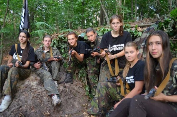 Волинянок кличуть на Всеукраїнський дівочий табір