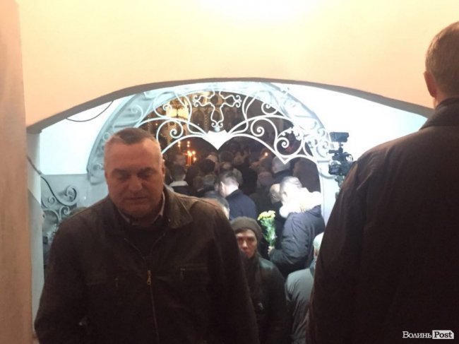 У Луцьку прощаються із загиблим у аварії журналістом Юрієм Яцюком. ФОТО