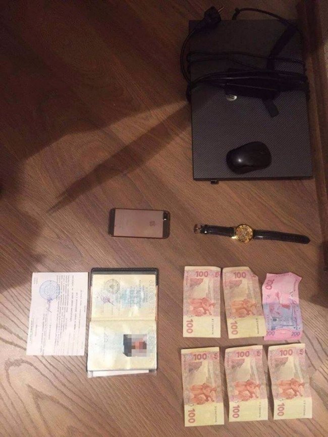 У Києві затримали банду «поліцейських-перевертнів», які займались грабежами