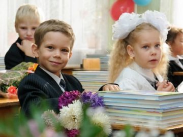 У луцькі школи першочергово прийматимуть дітей з міста