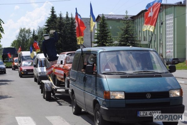 Чергова провокація на Волинській митниці: активісти хотіли спалити «Запорожець». ФОТО