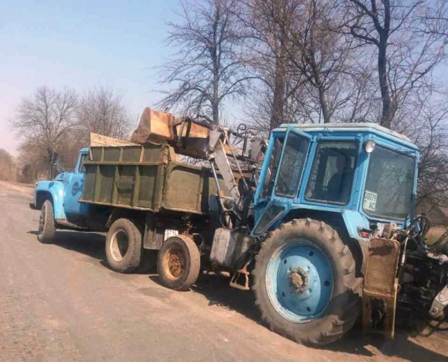 На волинських дорогах ремонтують ями та тріщини. ФОТО