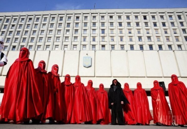 Дарт Вейдер штурмував ЦВК. ФОТО