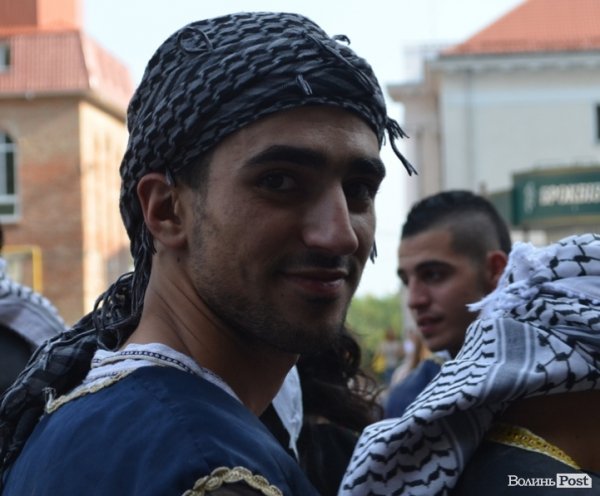 У центрі Луцька – співи і танці: стартувало «Поліське літо з фольклором». ФОТО