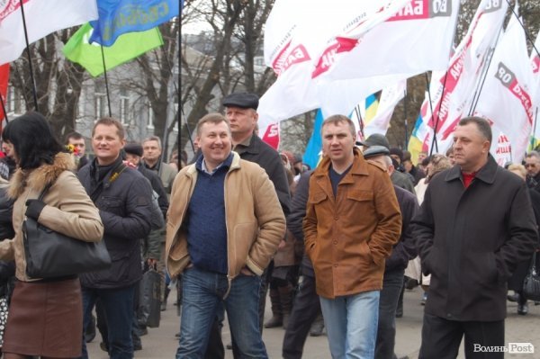 Акція «Вставай, Україно!» розпочалася в Луцьку. ФОТО. ОНОВЛЕНО